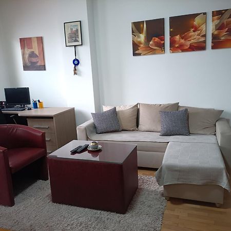 Centar Apartment Aleks Skopje Eksteriør billede